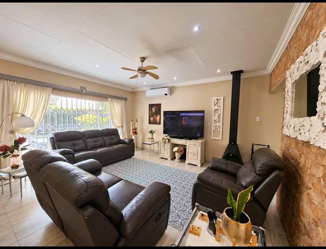 4 BEDROOM HOUSE FOR SALE IN GOLF PARK